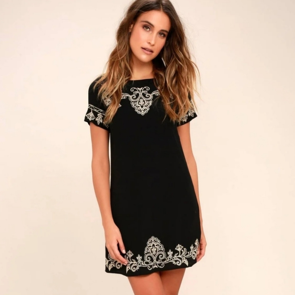 Lulus brack embroidered summer dress sz Medium
